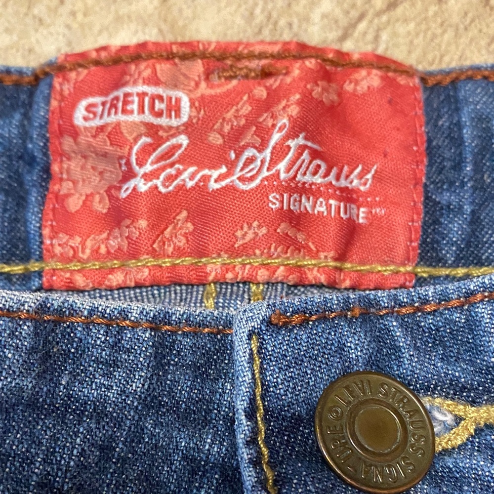 Y2K Levi's Misses Size 14 Denim Capris in Dark Blue Retro Casual - Picture 2 of 14